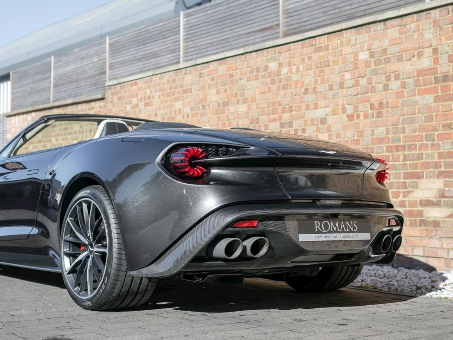 Детали экстерьера Aston Martin Vanquish Zagato Volante 2018 года  (UK) (фото 3 из 34)